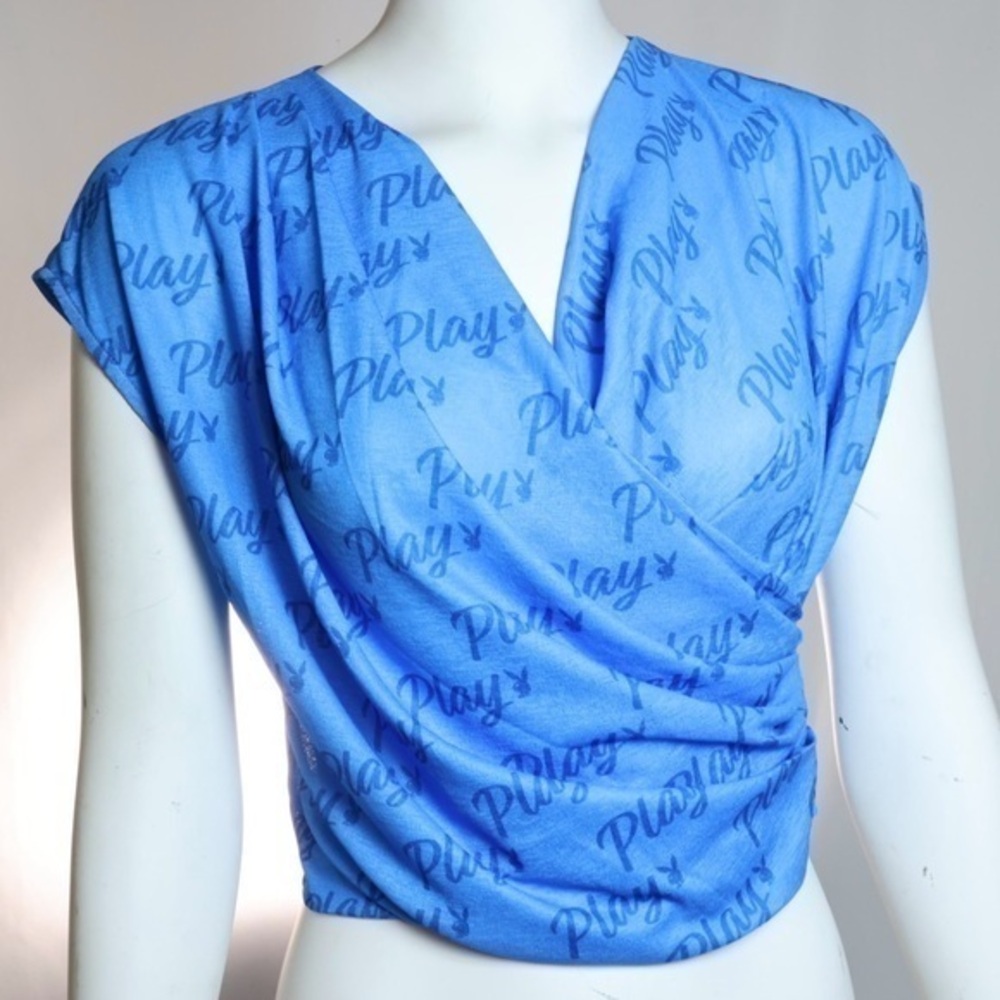 🅽🅴🆆 𝗥𝗔𝗥𝗘 𝐏𝐋𝐀𝐘𝐁𝐎𝐘 women’s blue wrap style top, size Medium